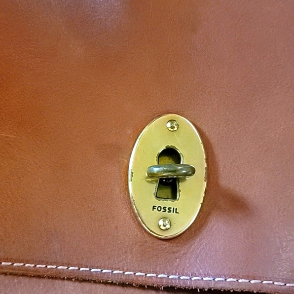 Vintage Fossil Sandle Bag purse. Used. Tan leather with gold fixtures. - Picture 2 of 9